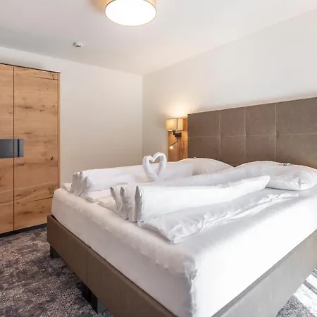 Peppone Apartment *