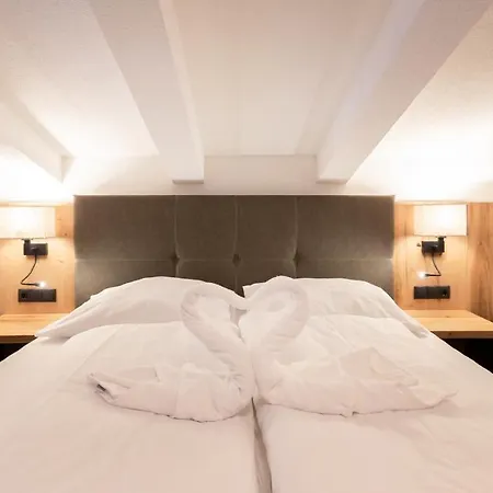 Peppone Apartment *