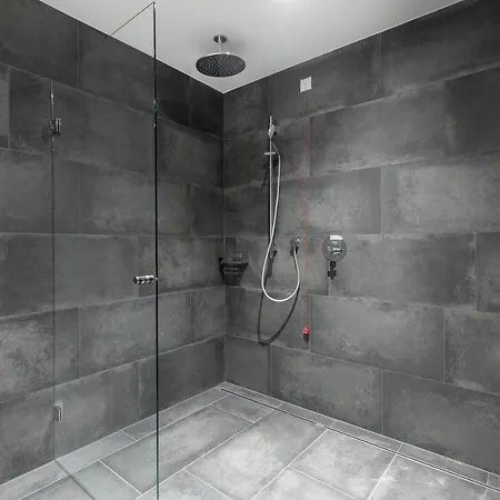 Peppone Apartment *